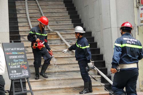Cháy nhà hàng ở trung tâm quận 1 ảnh 2
